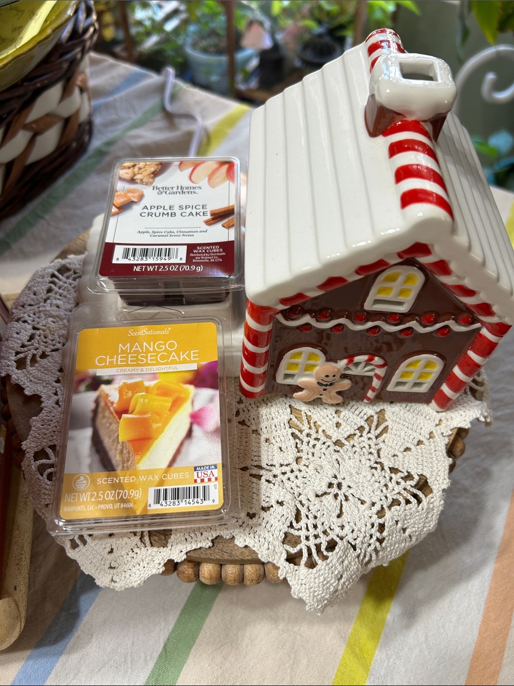 Gingerbread House Electric Wax Warmer New In Box Holidays Christmas EveryDay Use - Picture 15 of 16